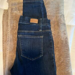 Size 7/28 Judy blue pull on skinny jeans